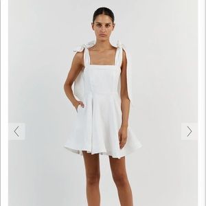 DISSH aisle white linen bow mini dress